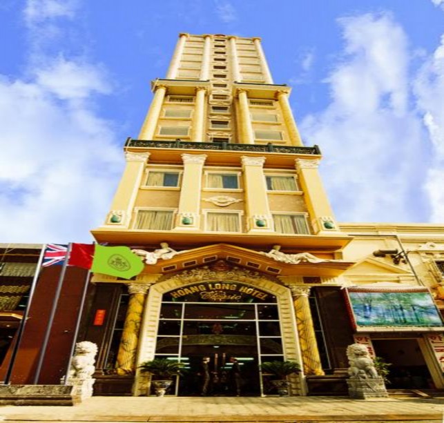 Hình ảnh về hoạt động giao tiếp ứng xử với khách của nhân viên khách sạn 2