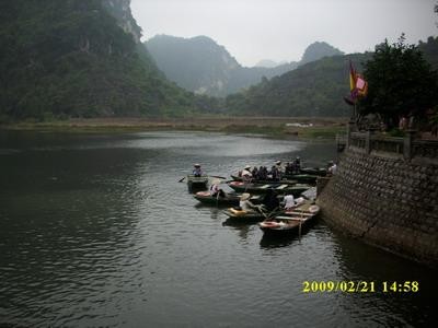 Cõi Phật Bên trong các hang động Tràng An Du thuyền trên các thung nước Tràng An 13