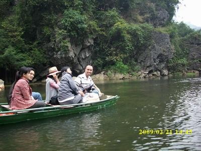 Cõi Phật Bên trong các hang động Tràng An Du thuyền trên các thung nước Tràng An 14