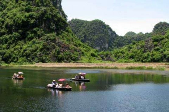 Non nước Tràng An Đền Trình Hang Quy Hậu Bến thuyền Đền Trần Đường lên 2