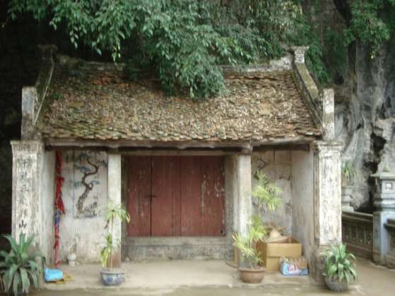 Đền Trình Hang Quy Hậu Bến thuyền Đền Trần Đường lên Đền Trần 3