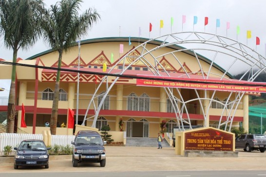 Hình 2 Trung tâm văn hóa thể thao Huyện Lạc Dương Hình 3 Vườn ớt công nghệ 2