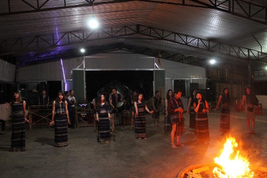 Hình 7 Biểu diễn cồng chiêng Tây Nguyên Hình 8 Làng Cù Lần Hình 9 KDL Langbiang 7