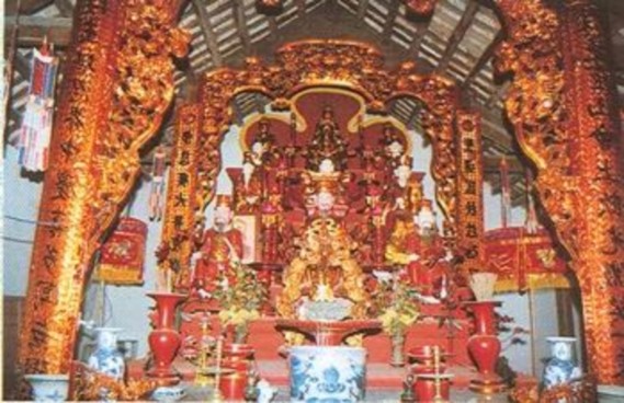 Ban thờ Phật chùa Hoàng Pha Tam quan chùa Mai Động Bảo tháp chùa Mai Động 10