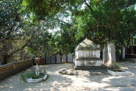 Bảo tháp chùa Mai Động 12