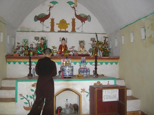 Ban thờ mẫu chùa Thiểm Khê Nhà tổ chùa Thiểm Khê Ban thờ Phật chùa Thiểm Khê 7