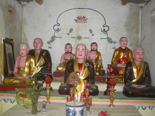 Nhà tổ chùa Thiểm Khê Ban thờ Phật chùa Thiểm Khê Ban thờ Phật chùa Hoàng Pha 8