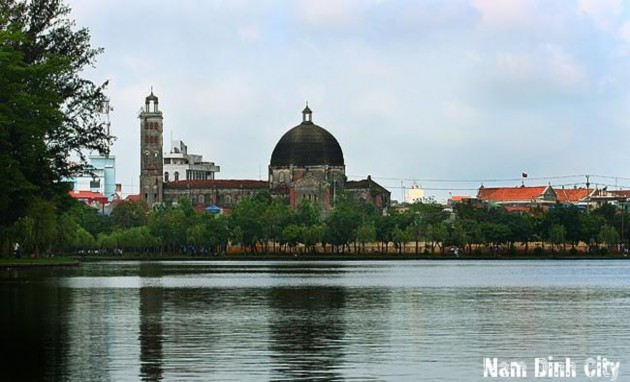 Phía sau khách sạn Sơn Nam – Nam Định Khu vực lễ tân Phòng Standard Phòng 2