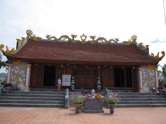 Đền thờ Trần Hưng Đạo Ban thờ chính Sơ đồ diễn biến toàn trận Bạch 2