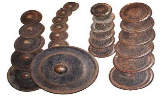 Các buổi biểu diễn cồng chiêng của đồng bào Tây Nguyên Lễ đón nhận bằng 1