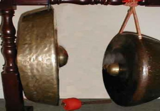 Các buổi biểu diễn cồng chiêng của đồng bào Tây Nguyên Lễ đón nhận bằng 4