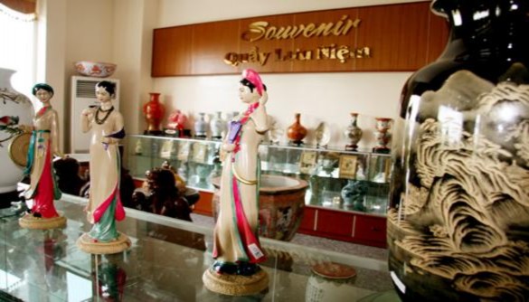 Lobby Bar tại tầng tầng 1 Bar relax tầng 3 5