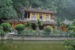 Chùa Địch Lộng Lễ hội Động Hoa Lư Đền thờ tứ vị hồng nương trên núi 3