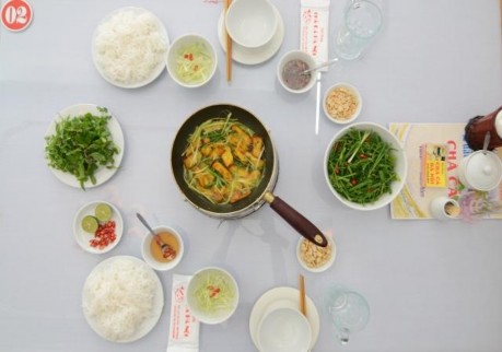 Hình 6a Chả cá Lã Vọng Hình 6b Cận cảnh nồi chả cá Lã Vọng Hình 7 Bánh 8