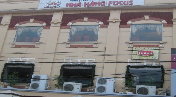 Khung cảnh bên ngoài nhà hành Phía trước cửa nhà hàng 4 một số hình ảnh đồ 5