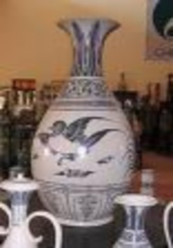 Sản phẩm gốm cổ Chu Đậu Nghệ nhân Đông Giao đang mải miết với những sản 4