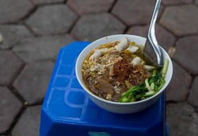 Hình 19 Bún thịt nướng Hình 20 Bánh đa cua Hình 21 Hủ tíu gõ Hình 22 Bánh xèo 21