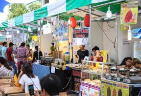 Hình 02 Chợ ẩm thực Bến Thành Hình 04 Khu bán hàng rong Bạch Đằng Hình 03 Khu 4