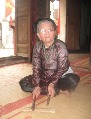 do cụ Hoàng Kỷ biên soạn lại Nghệ nhân Hoàng Kỷ 83 tuổi Cụ Nguyễn Thị 15