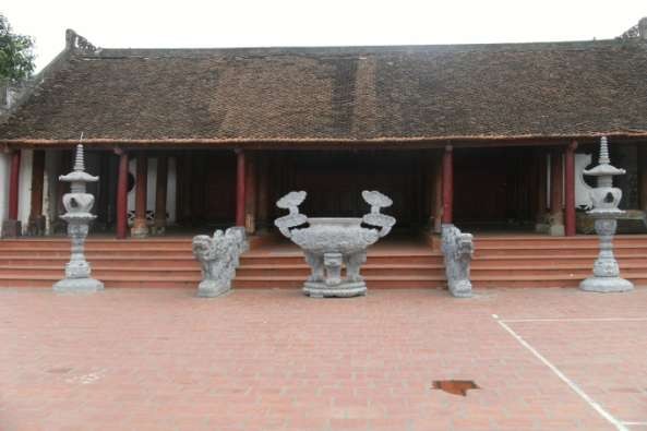 Đình làng Lỗ Khê Bút nghiên của đức Thánh Cả Cổng làng Lỗ Khê Nhà bia sau 3