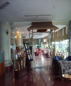 Nhà hàng ELEGANT Hình ảnh về nhân viên phục vụ bàn của khách sạn Ăn BUFFET 2