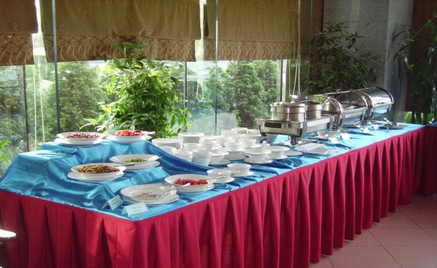 Ăn BUFFET Một số phòng họp của khách sạn Sài Gòn Hạ Long Phòng nghỉ của 4