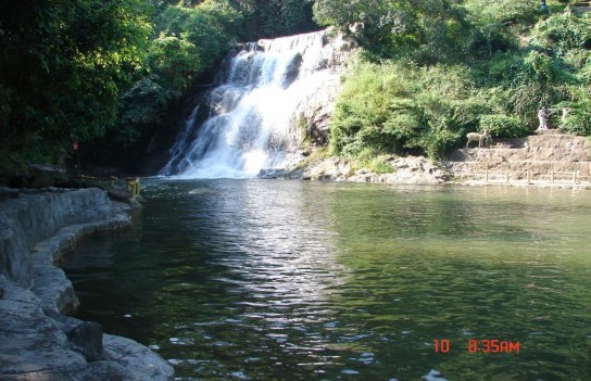 Hình 3 4 Thác Ao Vua khu du lịch Ao Vua b Địa hình địa thế Khu Du lịch Ao Vua 1