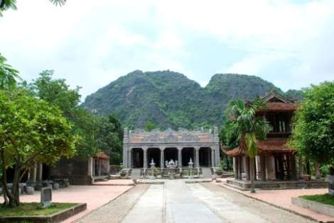 Ảnh 4 Đền Thái Vi Ảnh 5 Bến Thái Vi bến Thánh Ảnh 6 Các ngấn nước biển 1