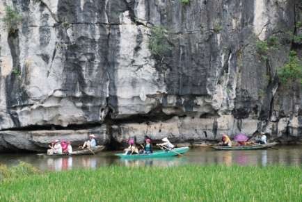 Ảnh 6 Các ngấn nước biển cổ ở Tam Cốc – Bích Động Ảnh 7 Một đoàn 3