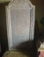 Các tấm bia tại từ đường họ Mạc Gian thờ vua Mạc Đăng Dung và vua Mạc 5