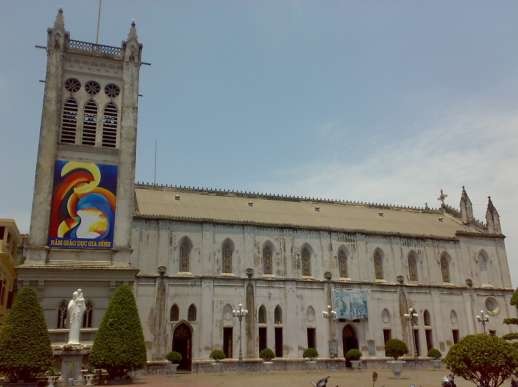 Hình 8 Nhà thờ lớn nhất thành phố Sinh viên Vũ Thị Hiền 1 Lớp VH1 003 Khoá 1