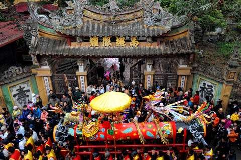 Lễ hội Pháo làng Đồng Kỵ Đình Đồng Kỵ Vinh quy bái Tổ Tranh hoa cúc Tranh 1