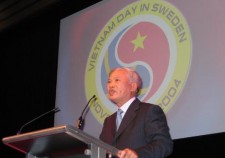 Chúng ta cũng có thể phân tích về quan hệ chính phủ qua trường hợp của Comvik 1