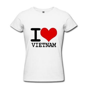 Sản phẩm áo lưu niệm được bày bán ở Cát Bà ảnh teevn vn Một số sản 6