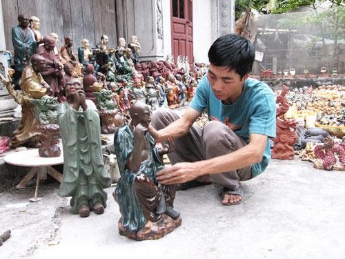 Nghệ nhân làm gốm ở làng gốm Dưỡng Động ảnh haiphong gov vn 8