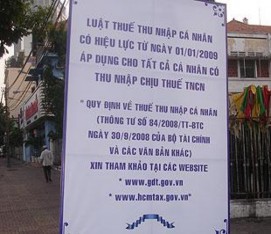 Tuyên truyền về ngày thuế có hiệu lực trên đường phố Tp HCM Công tác tuyên 2