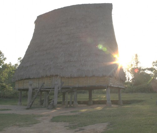 Ảnh 8 Nhà rông ở thôn Kon K’lor 1 Nguồn Phạm Xuân Cảnh Đại học Khoa học 2