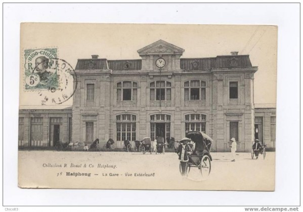 Hình 11 Ga Hải Phòng xưa phía bên ngoài ga Hình 12 Ga Hải Phòng xưa phía bên 10