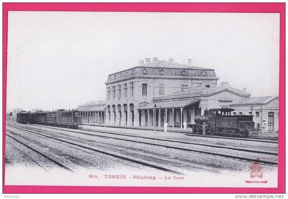 Hình 12 Ga Hải Phòng xưa phía bên trong sân ga Hình 13 Ga Hải Phòng nay phía bên 11