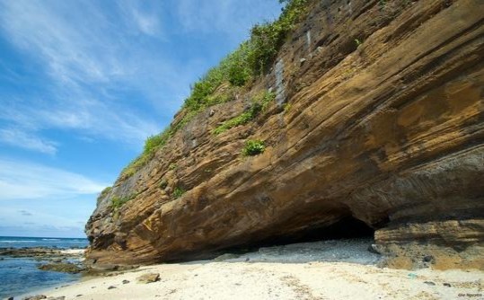 Một số địa điểm tham quan du lịch tại huyện đảo Lý Sơn Chùa Hang Chùa Đục 8