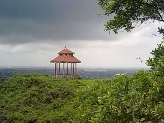 Nhà dừng chân của khách du lịch Đền Hang Chùa Bụt Mọc Hang Già Vị Tài liệu 5