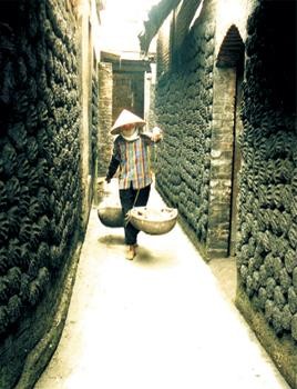 Một góc phố Bát Tràng Lò nung bằng than và củi Lò nung gốm bằng gas Hình ảnh 4