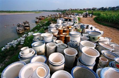 Bãi bồi Tứ Liên nơi tập kết một số lượng lớn sản phẩm Bát Tràng từ 9