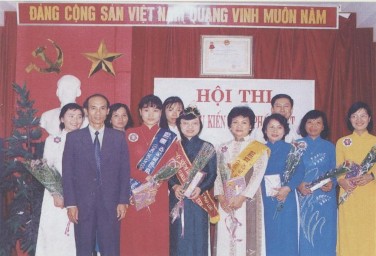 Hình 11 Lễ kỉ niệm ngày 8 3 cho chị em phụ nữ tại Công ty Tem Ban lãnh đạo 3