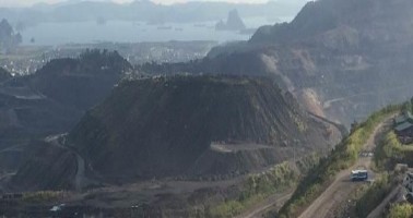 Hình 1 12 Bãi thải trong moong Tả Ngạn mỏ Cọc Sáu 1 3 4 Công nghệ đổ thải 8