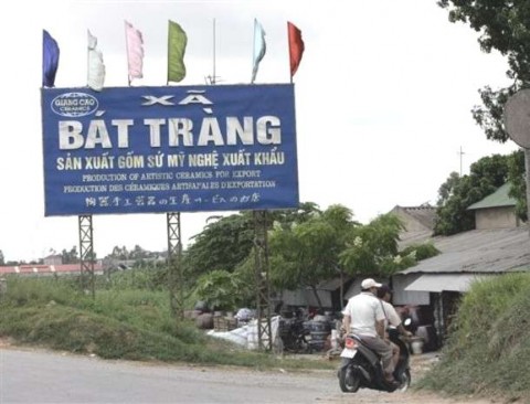 Làng gốm cổ truyền Bát Tràng kính chào quý khỏch Công việc tại một xưởng 1