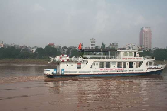 Đến thăm Bát Tràng bằng tàu du lịch trên sông Hồng 3