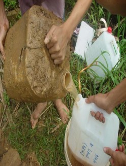 Hình 3 10 Phễu hứng dịch rửa trôi Lấy mẫu nước rửa trôi 3 3 Mối quan hệ 5