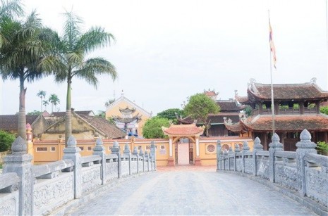 Chùa Sùng Nghiêm Diên Thánh với ý nghĩa tôn sùng sự uy nghiêm cầu cho bậc 10