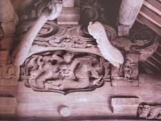 Bản ảnh số 122 Trang trí ván cốn vì nóc đình Lỗ Hạnh Đề tài tiên cưỡi 8